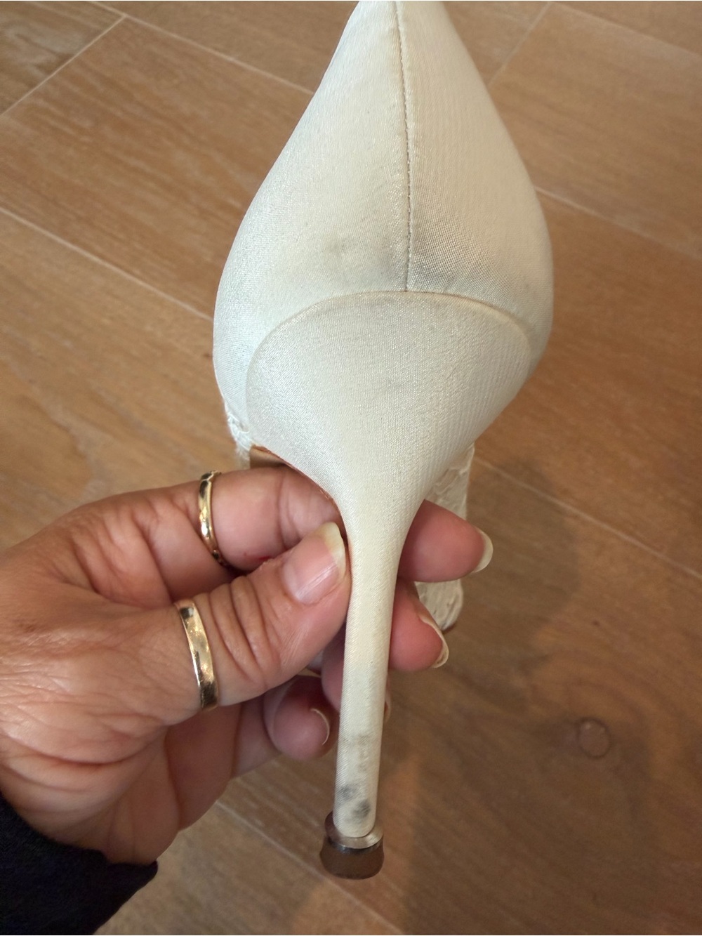 Women's Ivory Lace Embellished Pointed-Toe Pump - Picture 11 of 14